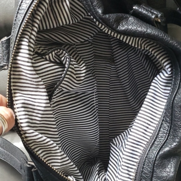 Black Purse - Picture 4 of 6